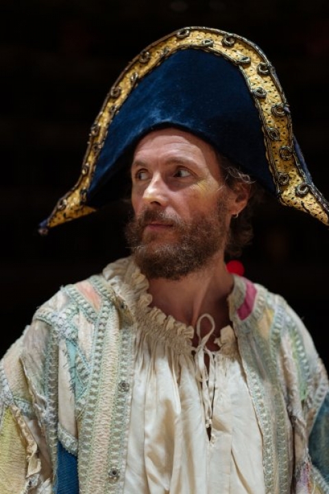 00_perf_103 -jovanotti_-sara-_costantini_-costume-tommaso-_ottomano