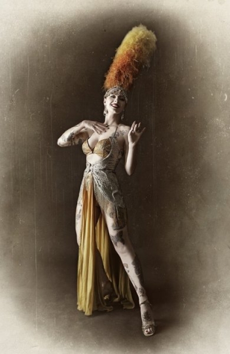 00_perf_141 Bianca_Nevius -sara-_costantini_-costume